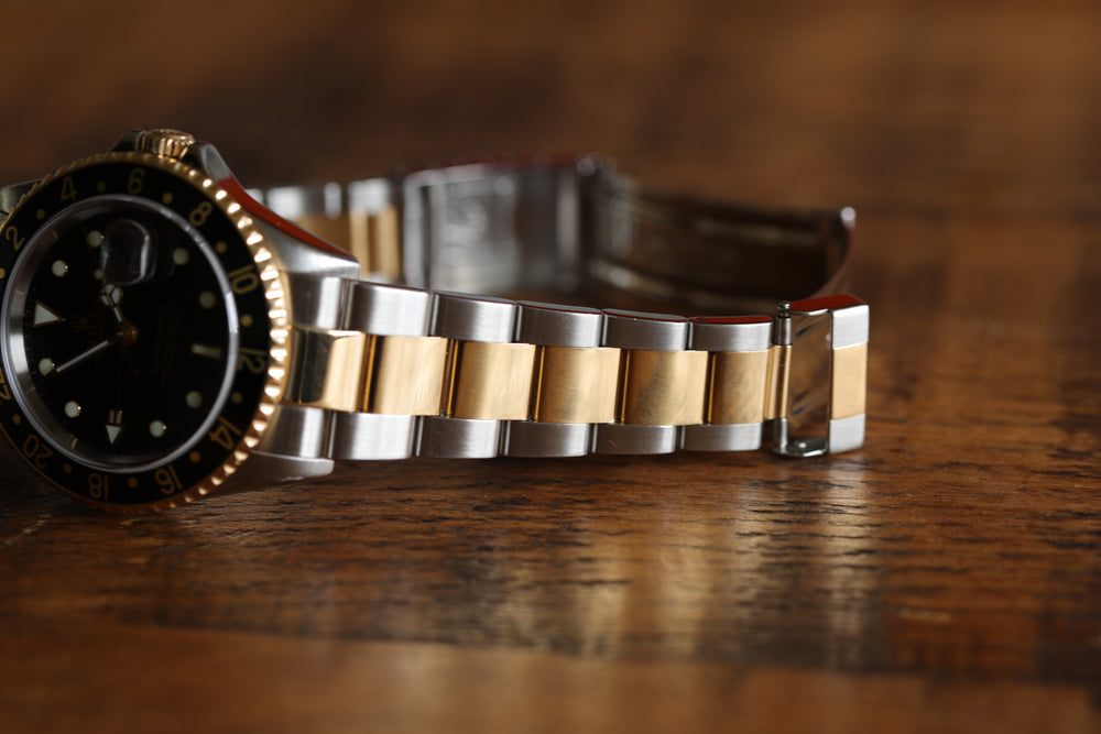 
            
                Load image into Gallery viewer, Rolex GMT Master II 16713
            
        