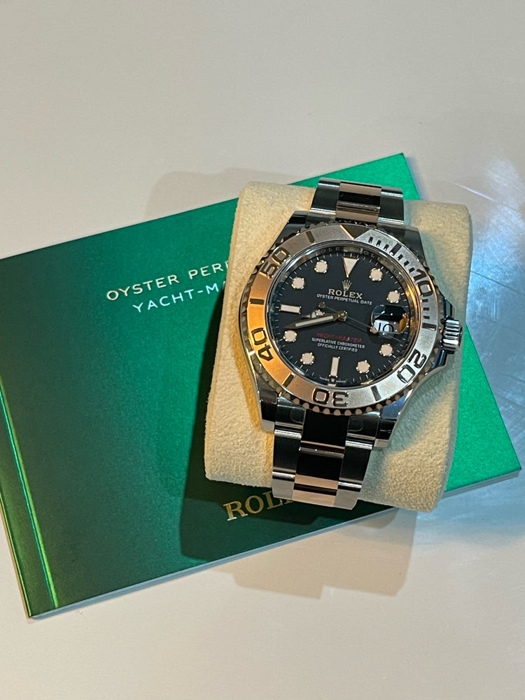 
            
                Load image into Gallery viewer, Rolex Yacht-Master 40 - 126621
            
        